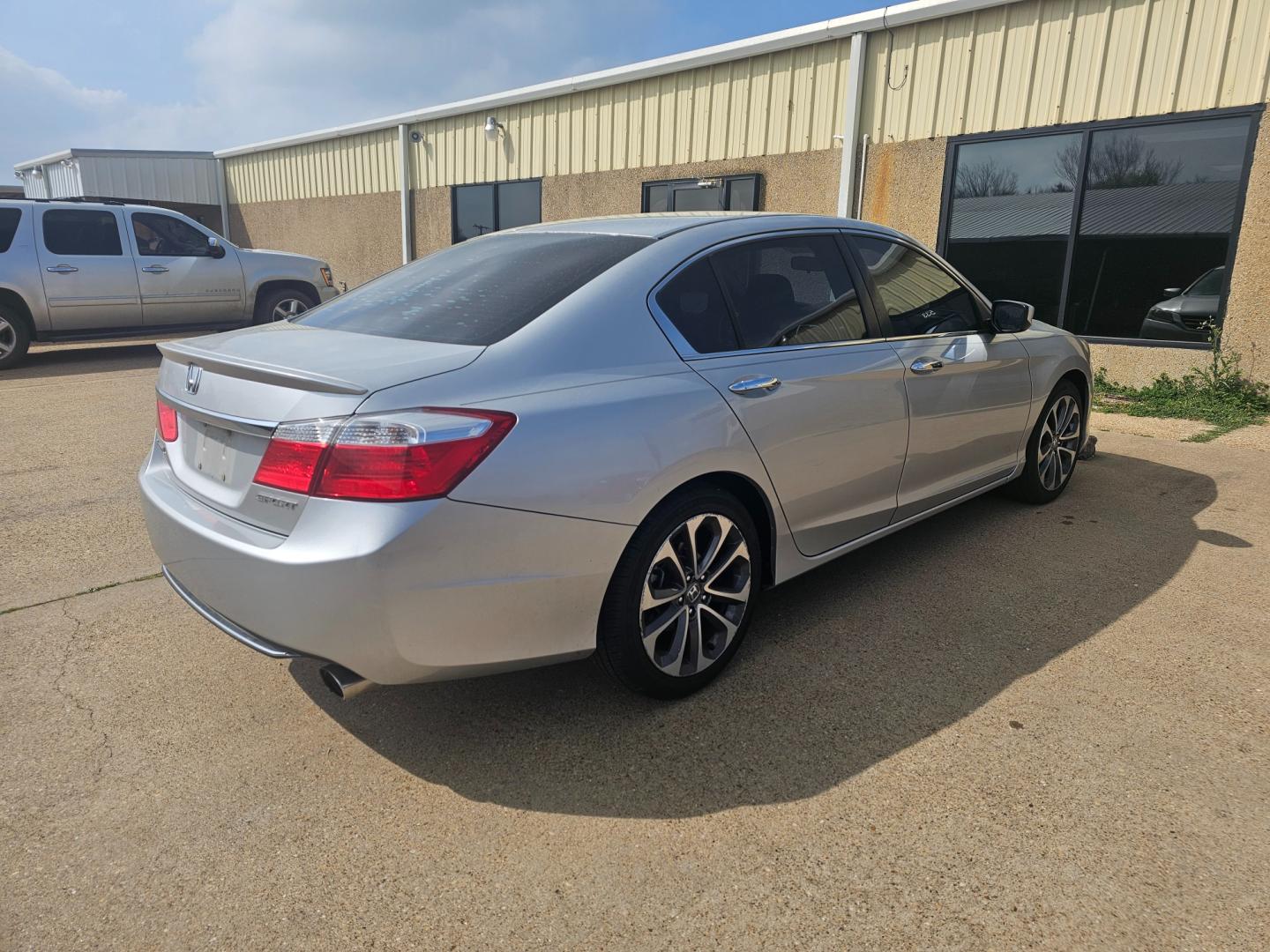 2014 SILVER Honda Accord Sport Sedan CVT (1HGCR2F57EA) with an 2.4L L4 DOHC 16V engine, Continuously Variable Transmission transmission, located at 533 S Seven Points BLVD, Seven Points, TX, 75143, (430) 255-4030, 32.313999, -96.209351 - Photo#2